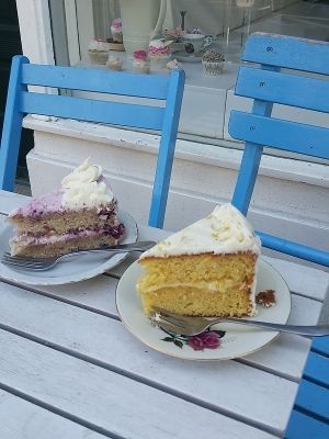cakes on the terrace of Heavenly Cupcakes, Rotterdam at Heavenly Cupcakes in Rotterdam