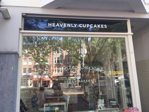 Outside at Heavenly Cupcakes in Rotterdam