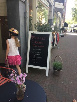 Outside at Heavenly Cupcakes in Rotterdam