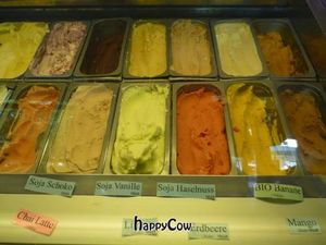 Vegan ice-cream (blue cards) at Kiez & Kugel in Berlin