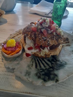 Kikkererwten bonen falafel at Plima in Brela