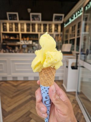 Orange Ginger with vegan cone (ask for it specifically) at aROMA in Mali Losinj