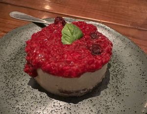 Cheesecake de Frutas Vermelhas at Orango Mango in Bauru