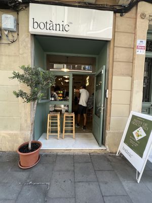 Entrance   at botànic in Barcelona