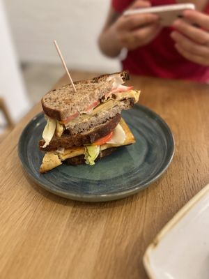 Tortilla sandwich   at botànic in Barcelona
