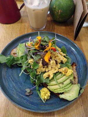 Avocado toast at botànic in Barcelona