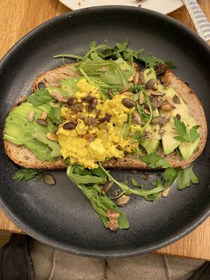 Avo toast ❤️ #Veganuary at botànic in Barcelona