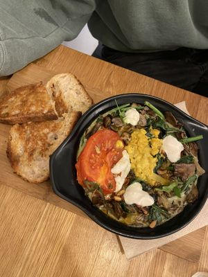 Shakshuka 100 % recommend super super delicious !!! #Veganuary at botànic in Barcelona