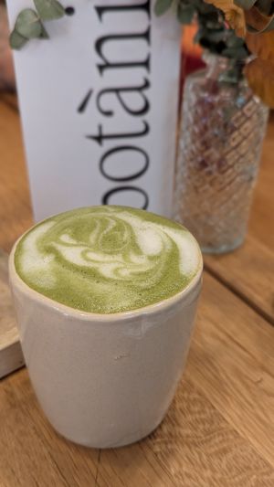 Matcha latte at botànic in Barcelona