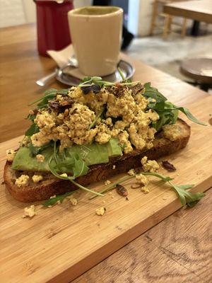 Avo Toast lots of avco Little Toast but I like it that way  at botànic in Barcelona