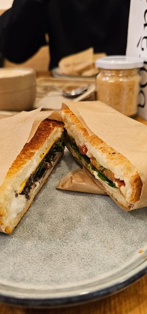 Bikinis at botànic in Barcelona