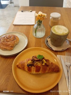 Yummyyyyy 😋 at botànic in Barcelona