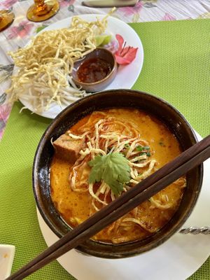 Vegan Khao Soi  at Na Aroon in Bangkok