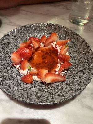 Fresas  at La Huerta Funky Castizo in Madrid