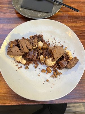 Hazelnut Cream, Chocolate Cake, and Cookie   at La Huerta Funky Castizo in Madrid