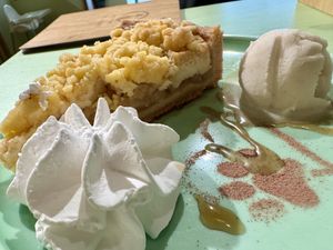 apple pie vegan  at Katzentempel Minden in Minden