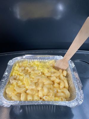 Vegan mac&cheese takeaway since i didn’t have much time. Very cheesy/creamy!  at Pizza Punks in Liverpool