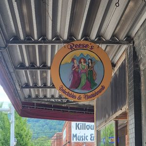 Front at Reese's Delectables in Marion