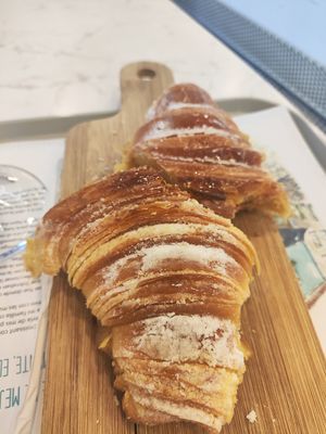 Apple cinnamon croissant at O Melhor Croissant da Minha Rua   in Malaga