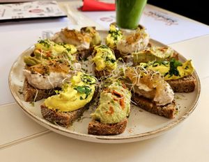 Bread and spreads at Vegasmo in Brasov
