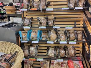 Brot at tegut... gute Lebensmittel in Saalfeld