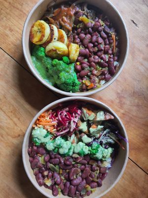 Bowls to Go at Tina's Superfood Deli in Berlin