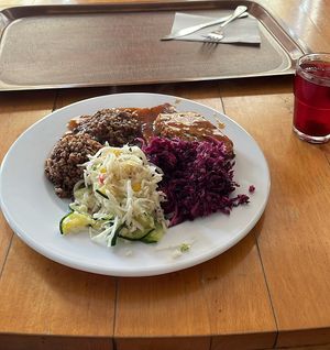 Pieczeń z seitana z kaszą gryczaną i surówkami   at Vega in Wroclaw