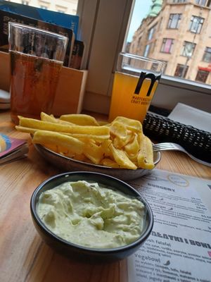 Starters - potato fries "boats" with aioli at Vega in Wroclaw