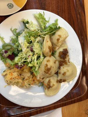 Pierogi ripieni di tofu e spinaci e verdure   at Vega in Wroclaw