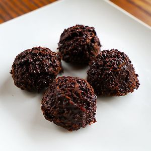 Organic Raw Vegan Dark Chocolate Macaroons available online for local Northeast Florida delivery and at European Street, Diane's, Grassroots, and Native Sun Natural Foods Market. at Shakti Life Kitchen in Jacksonville