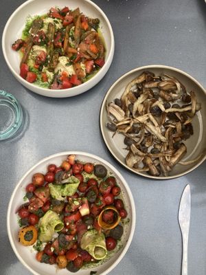Hummus dish, Basil (order without cheese), Mushroom dish (order without cheese)  at Les Indécis in Tunis