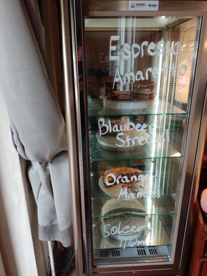 Kuchenauswahl at Orangerie Neukölln in Berlin