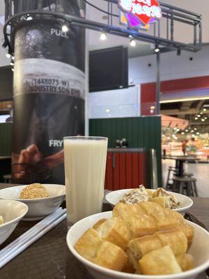 Set B and a few baked goods   at KUL - I Love Yoo - 老油鬼鬼 in Selangor