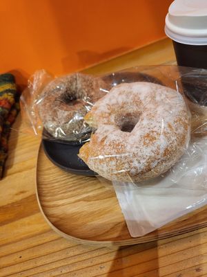 Mocha&Plain at Doughnut Cafe Nicotto & Mam in Kyoto