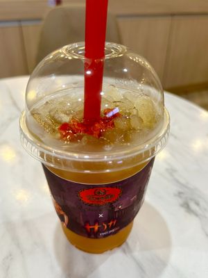Yuzu green tea, ask for no honey (65 THB) at Cha Tra Mue - Airport Plaza in Chiang Mai