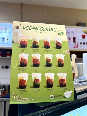Vegan Series, oat milk lattes at Cha Tra Mue - Airport Plaza in Chiang Mai
