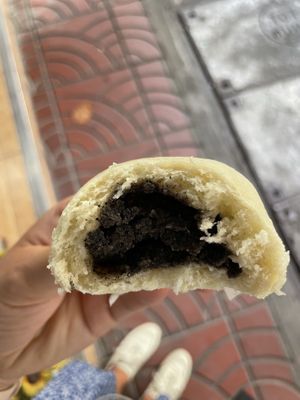 Black sesame   at Gu Long Bao - กู่ หลง เปา ซาลาเปาโบราณ 古笼包 包子店 in Bangkok