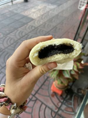 Sesame ! #Veganuary at Gu Long Bao - กู่ หลง เปา ซาลาเปาโบราณ 古笼包 包子店 in Bangkok