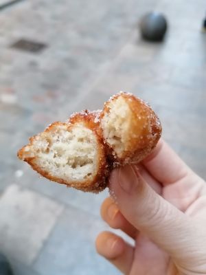 Vegan bunyols at La Xurreria de la Cort Reial in Girona
