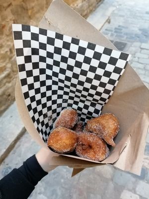 Vegan bunyols at La Xurreria de la Cort Reial in Girona