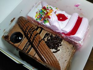 Traditional "cream" cake at Eastern Highland Healthy Cake House 东山 in East Singapore