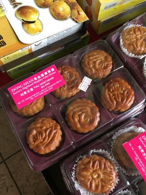 vegan mooncakes  at Eastern Highland Healthy Cake House 东山 in East Singapore