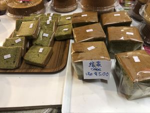 matcha cake 👍🏻👍🏻 small slice $1.50 large piece $5 at Eastern Highland Healthy Cake House 东山 in East Singapore