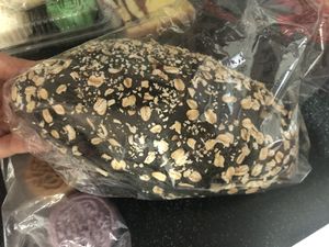 charcoal bun $3.50 (UP$5.50) 👍🏻👍🏻👍🏻 at Eastern Highland Healthy Cake House 东山 in East Singapore