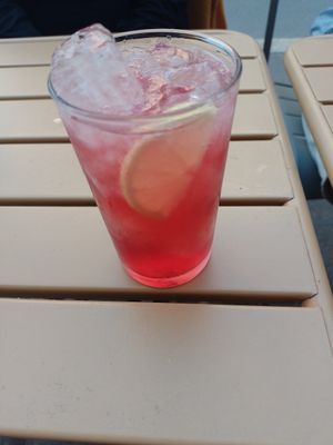 August 2025: First Thyme, alkoholfreier Cocktail at June in Halle