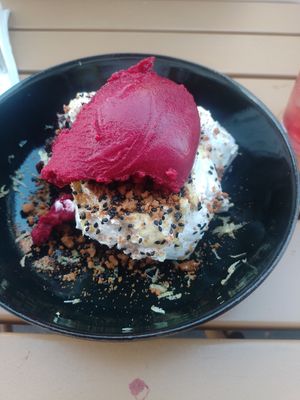 August 2025: Süßes (richtig große Portion!) at June in Halle