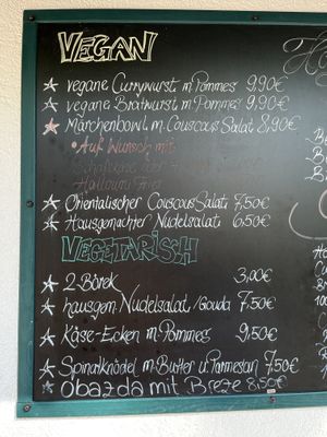 Be careful the ‘auf Wunsch mit’ are not vegan except for the falafel (which is hard to read in this photo) A BIT CONFUSING    at Freizeitpark Märchenwald - Imbisskiosk mit Biergarten in Wolfratshausen