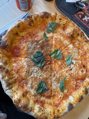 vegan pizza margherita  at Vår Pizza - Klarabergsgatan in Stockholm