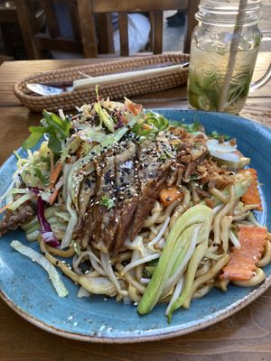 Fried Udon with vegan duck 36E  at Sen Vegan in Berlin