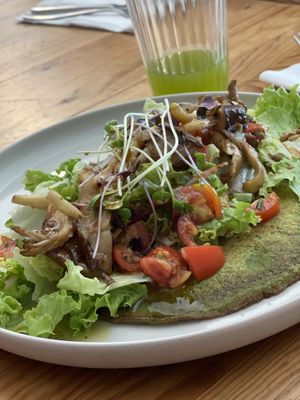   at Mãeterra in Colares